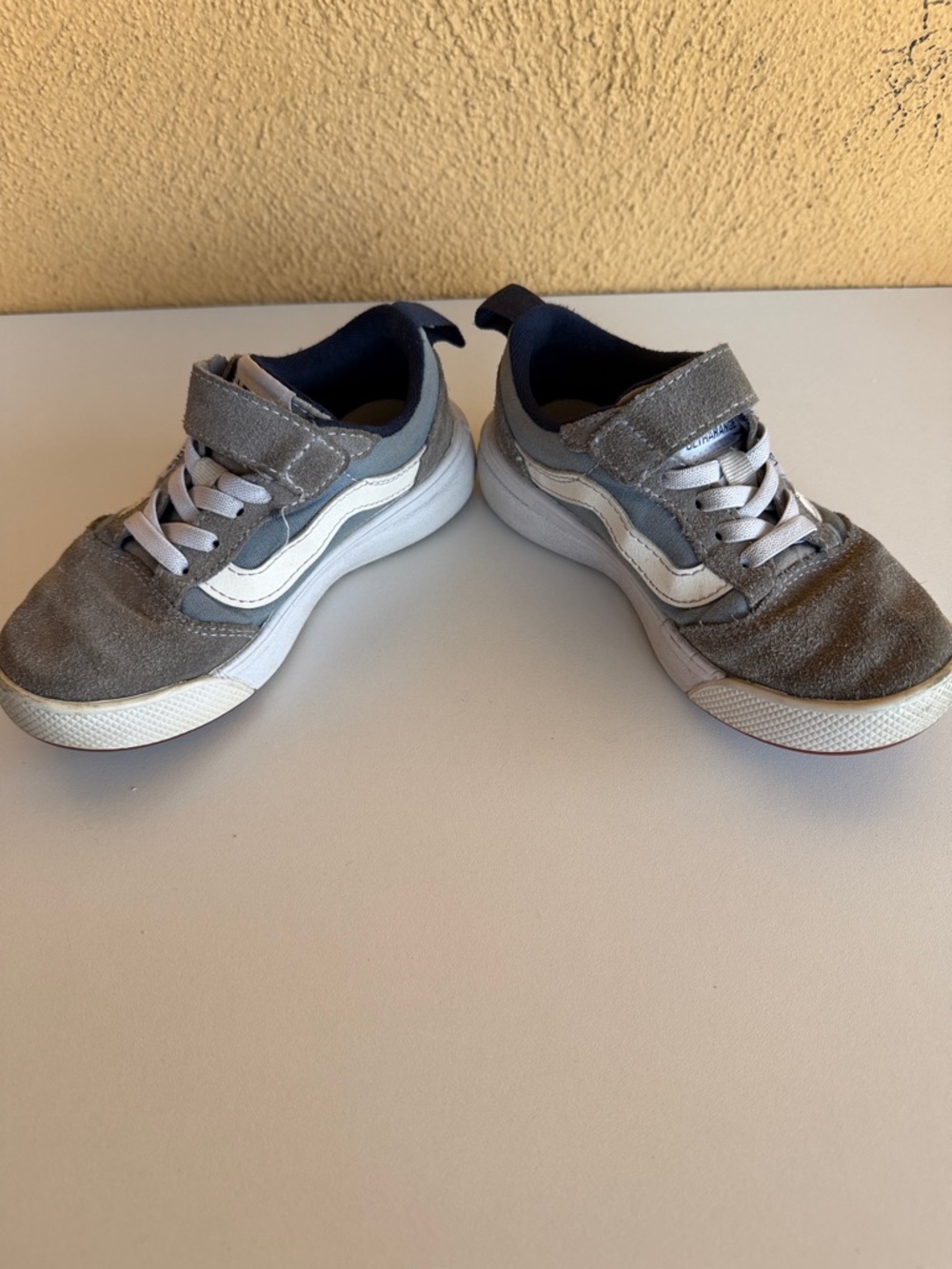 Vans Kids Grey and White Low-Top Skate Sneakers Size 10.5 - Picture 6 of 6